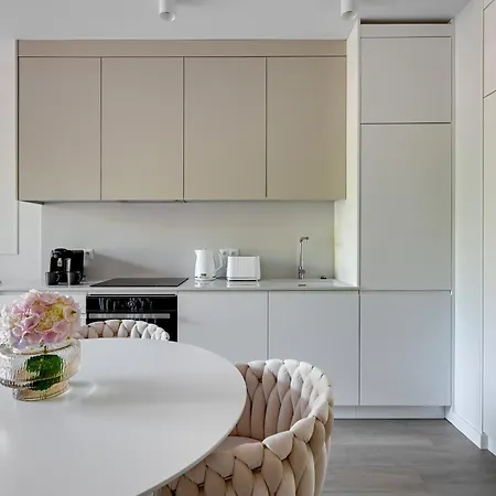 Premiem Cube In Center By Lion Γκντανσκ