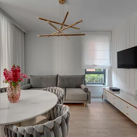 Premiem Cube In Center By Lion Gdansk