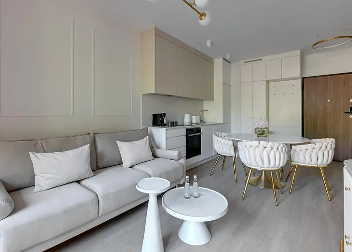 Premiem Cube In Center By Lion *