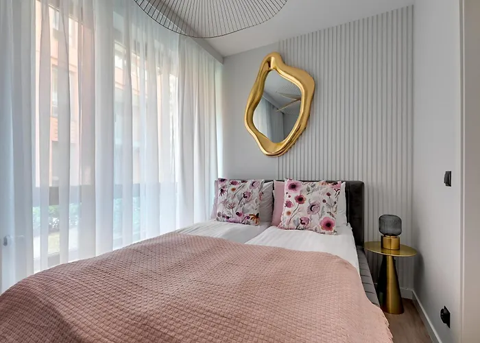 Premiem Cube In Center By Lion Apartamento Gdańsk