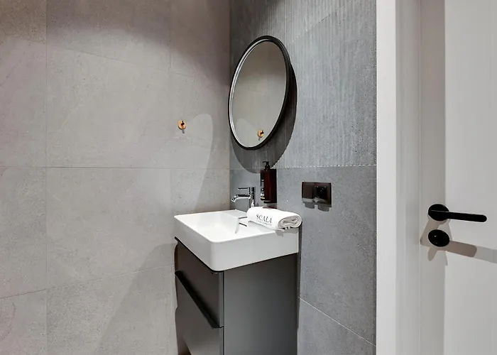 Premiem Cube In Center By Lion